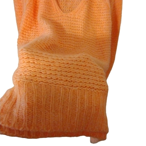 Universal Thread Orange/Peachy Knit Super Soft Comfy V-Neck Sweater XL NWOT - Picture 8 of 9